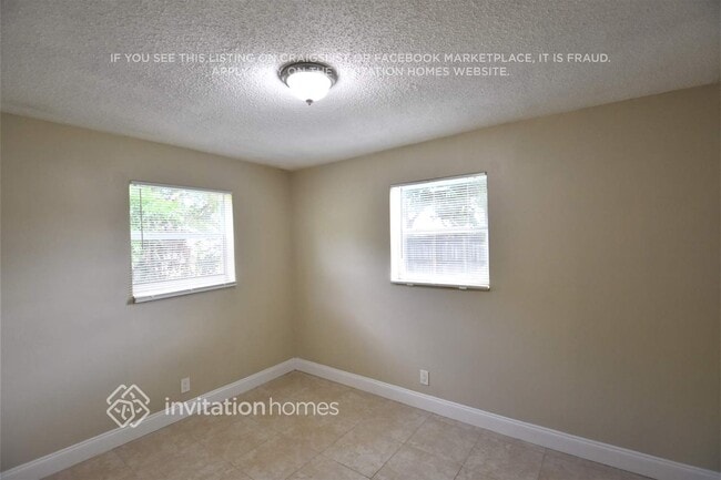 Building Photo - 6020 NW 43rd Ave