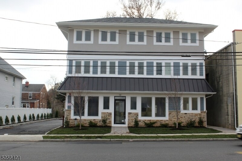 Foto principal - 245 South Ave