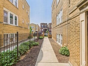 Building Photo - 4338 W Kamerling Ave