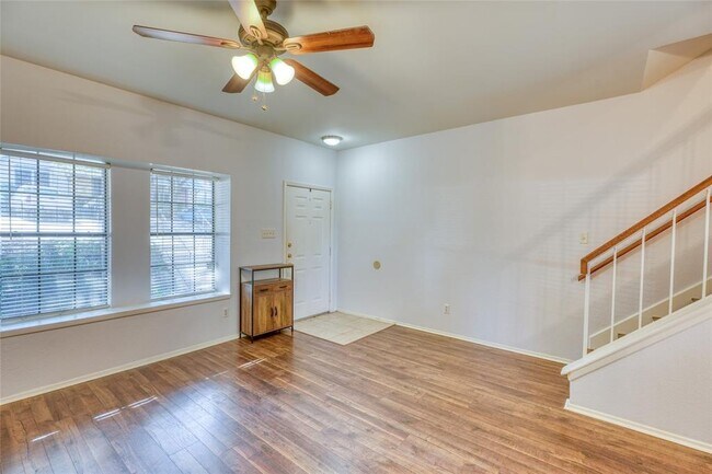 Building Photo - 1411 Gracy Farms Ln
