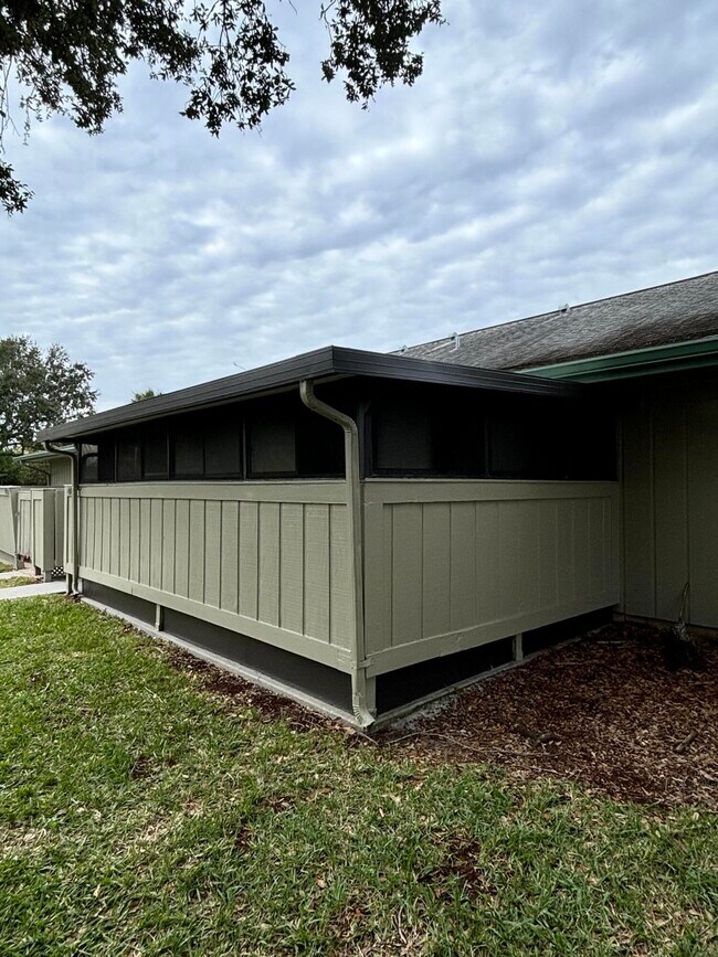 Foto del edificio - 4114 NW Cinnamon Tree Cir
