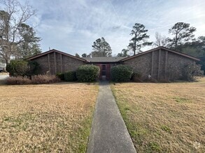 Building Photo - 2713 Wicklow Dr