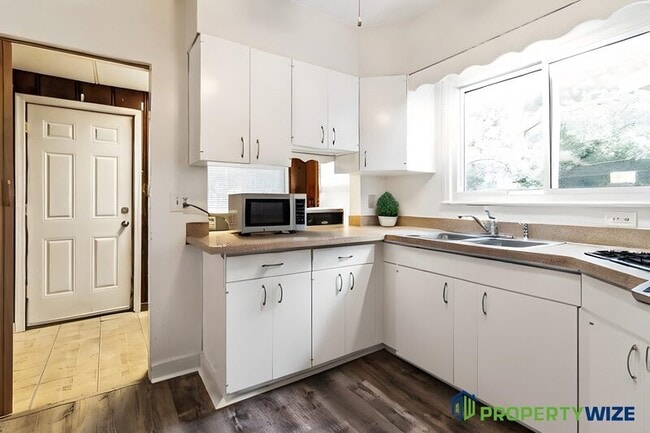 Foto del edificio - 516 Beaumont Ave