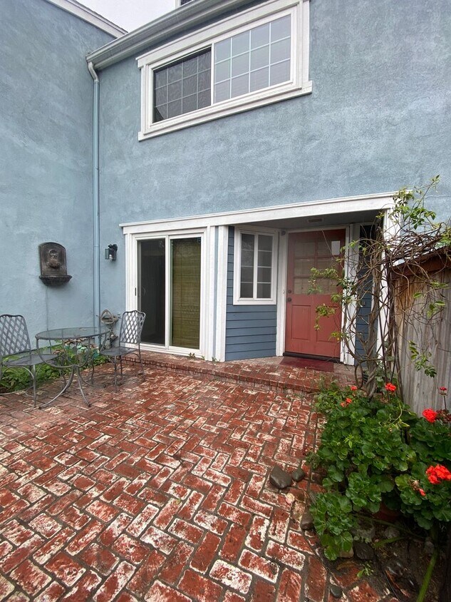 Two Bedroom Condo Close to Orange Circle - Two Bedroom Condo Close to Orange Circle