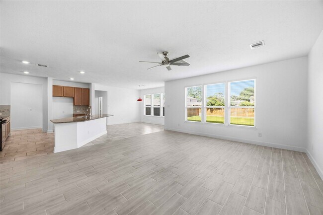 Foto del edificio - 20623 Pioneer Oak Ln