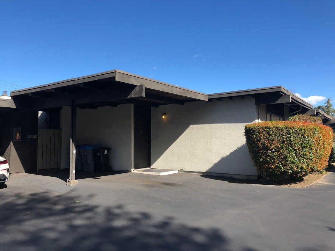 16 Cassandra Way, Mountain View, CA 94043 Townhome Rentals in