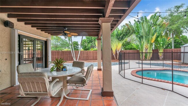 Foto del edificio - 4 br, 2 bath House - 13218 SW 9th Ln