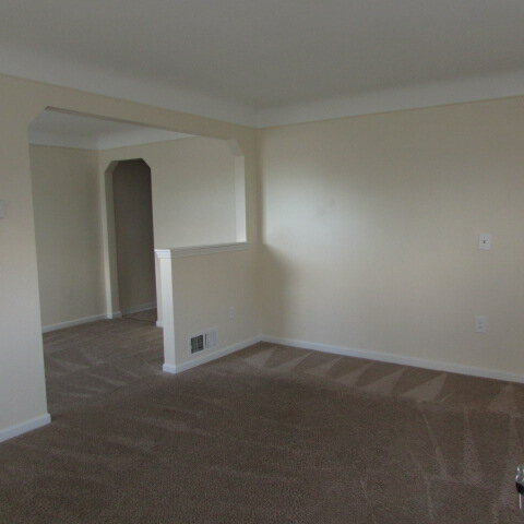 Building Photo - 23540 Glenbrook St