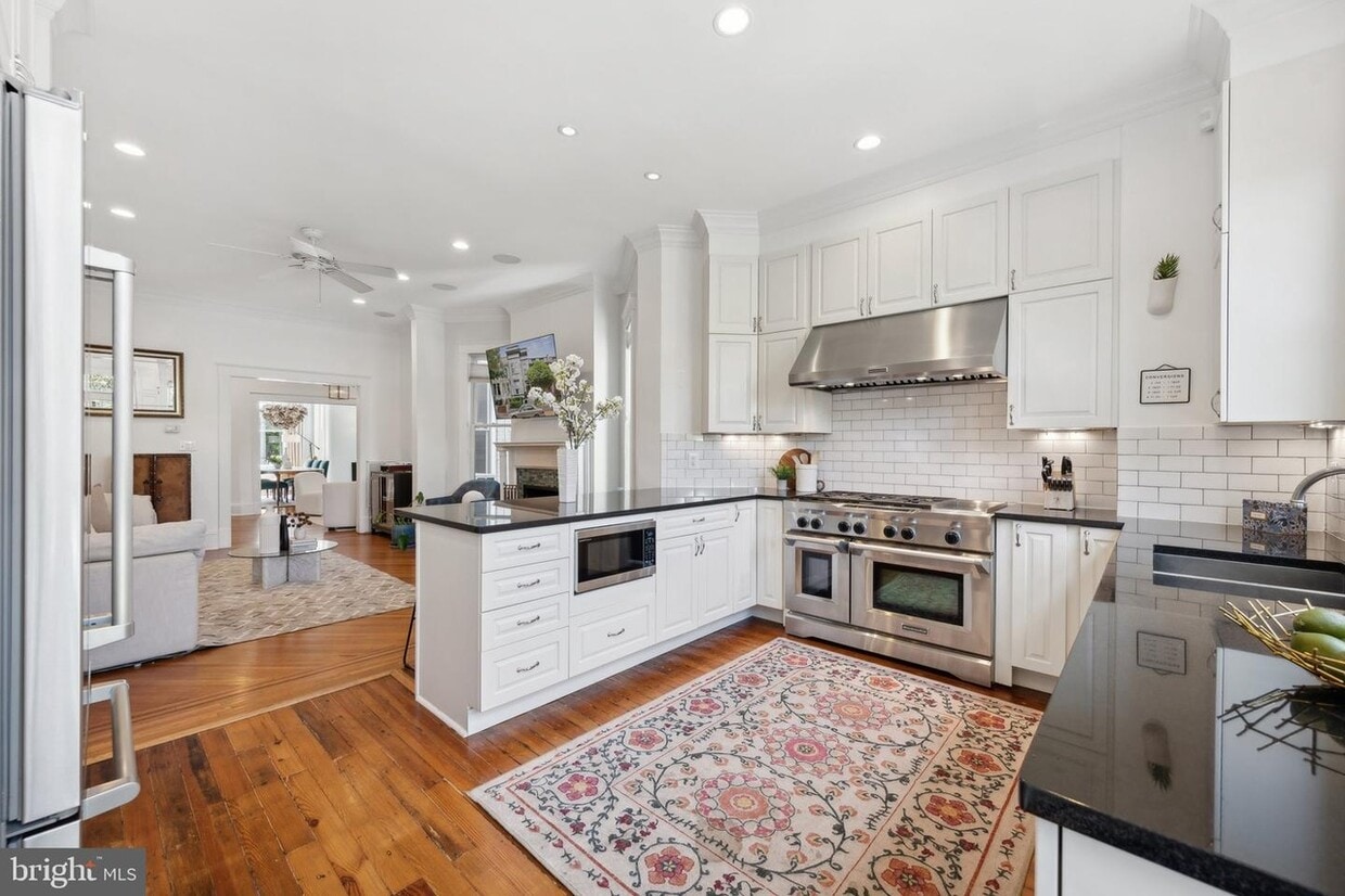 Foto principal - 1854 3rd St NW