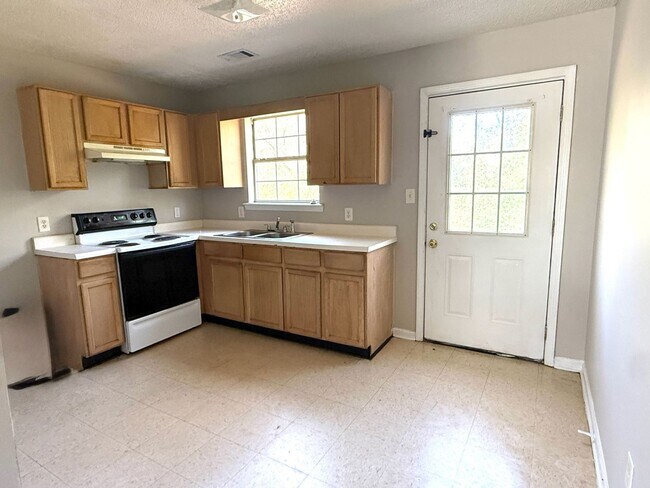 Building Photo - 8170 Geiger St NW