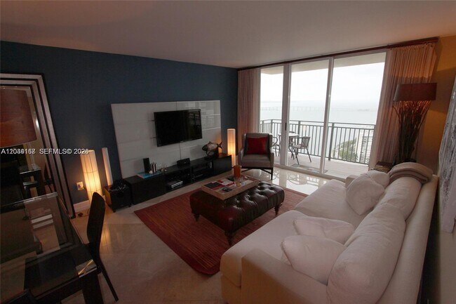 Foto del edificio - 1155 Brickell Bay Dr
