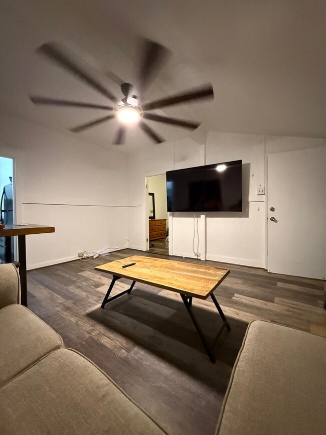 Living Room - 5112 Kalanianaole Hwy