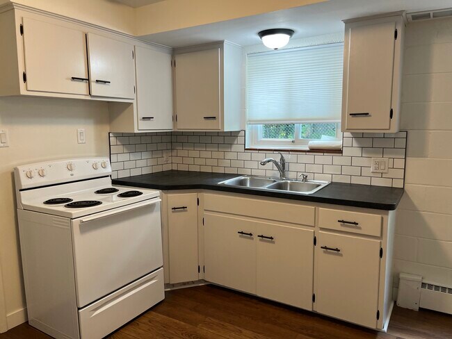 Kitchen with dining to the right - 1720 Orchard St