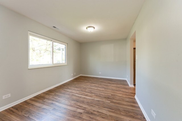 Foto del edificio - 1515 E Silver Strand Cir