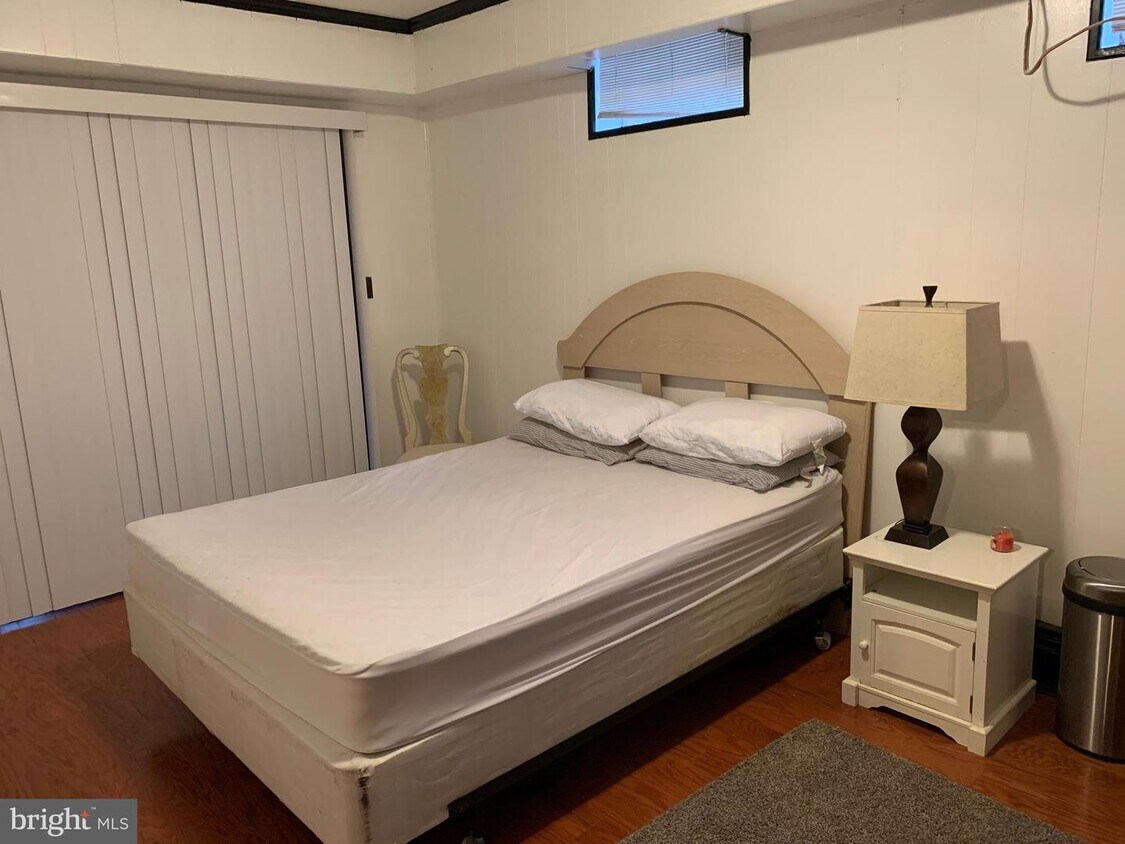 Foto principal - 1295 Colvin Forest Dr