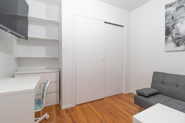 Foto del edificio - 1666 3rd Ave