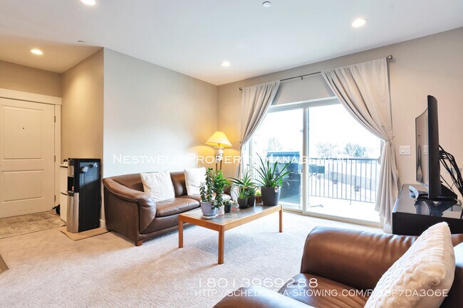Building Photo - Millcreek 3 bed Condo