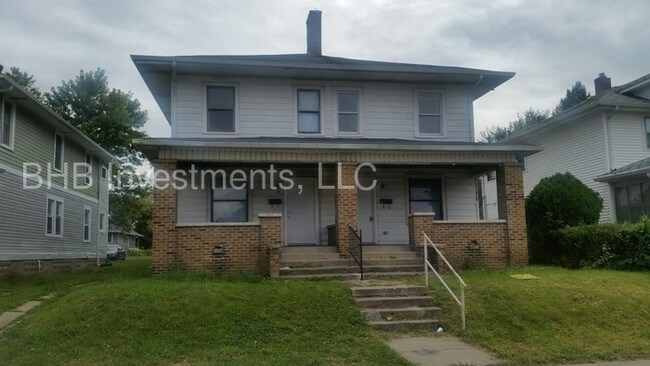 Foto del edificio - TWO BEDROOM WITH BONUS ROOM