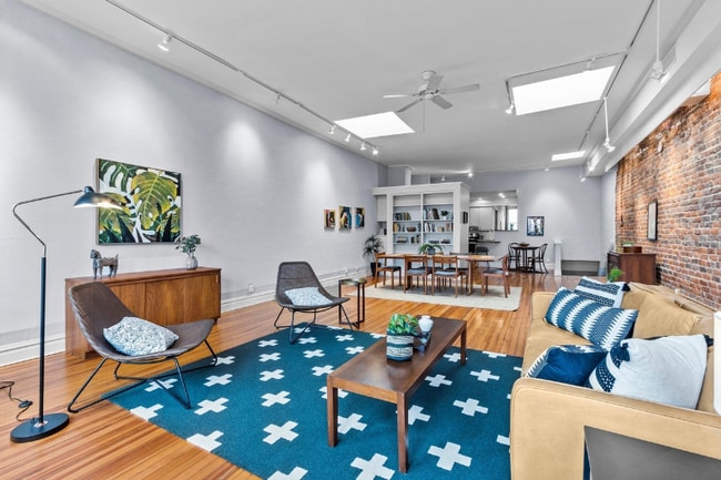 Building Photo - 323 W Main St