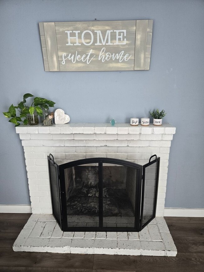 Foto del edificio - Beautifully Updated 3 Bed, 2 Bath Single S...