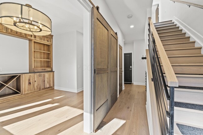 Building Photo - 297 Auden Ave