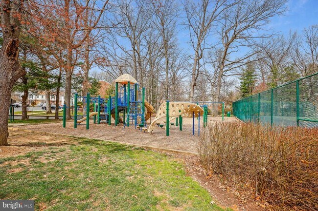 Foto del edificio - 421 Christopher Ave