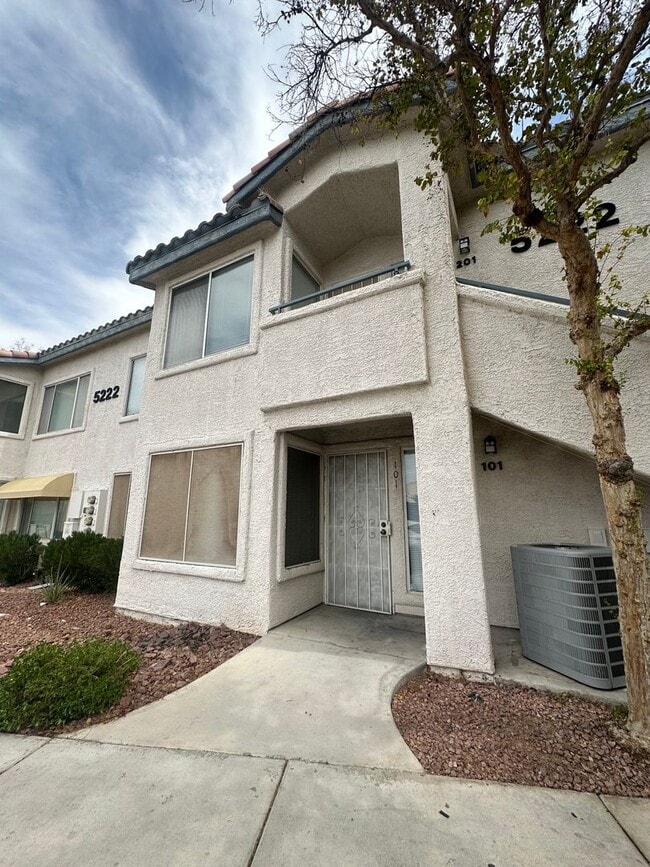 Building Photo - 5222 Mandalay Springs Dr