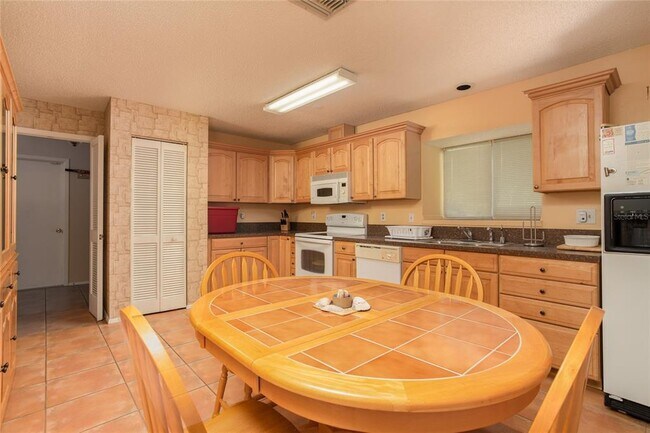 Foto del edificio - 11909 Hickorynut Dr