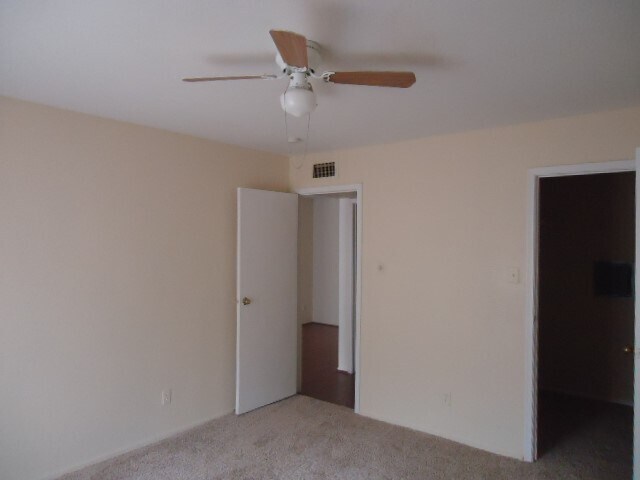 Foto del edificio - 12500 Sandpiper Dr