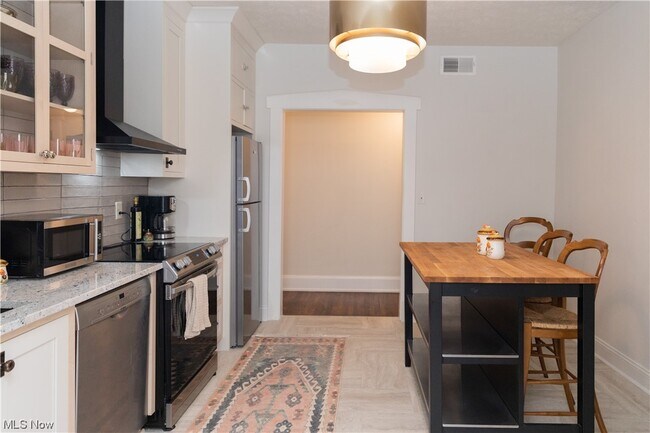 Foto del edificio - 2472 Overlook Rd
