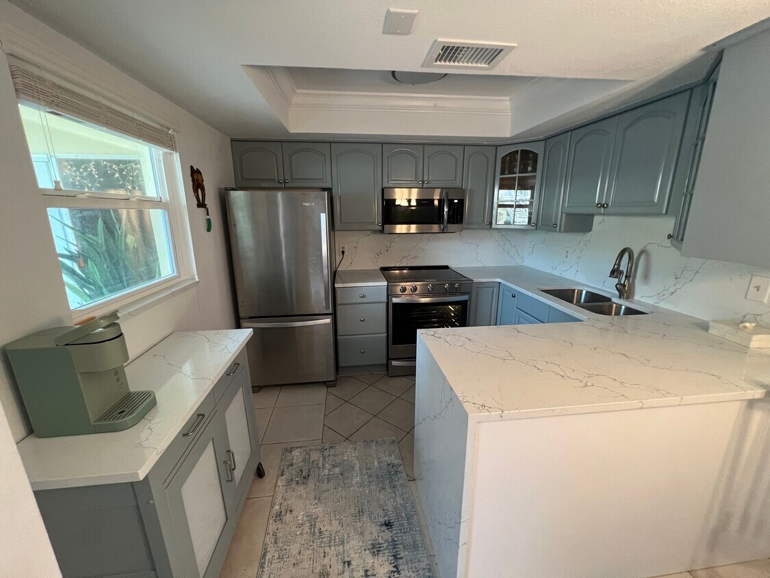 Foto principal - 409 Manatee Ct