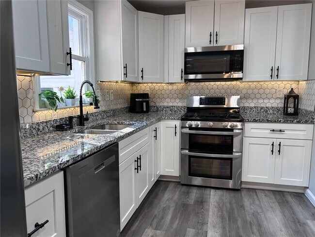 Foto del edificio - 356 Norhill Ct