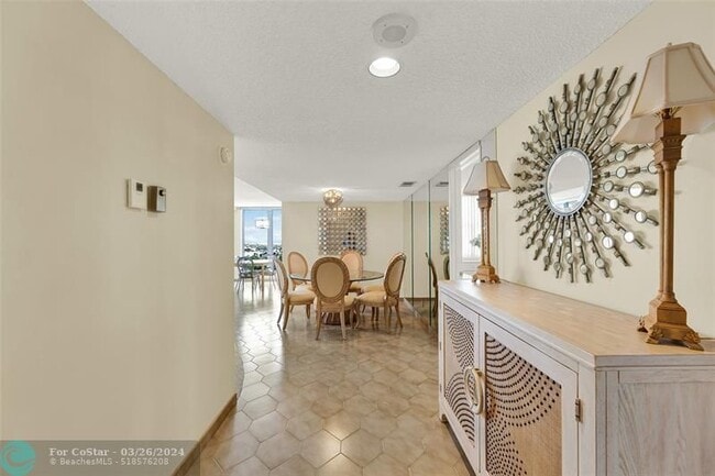 Building Photo - 1010 S Ocean Blvd