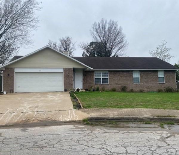 1314 W Cottonwood St, Rogers, AR 72758 House for Rent in Rogers, AR