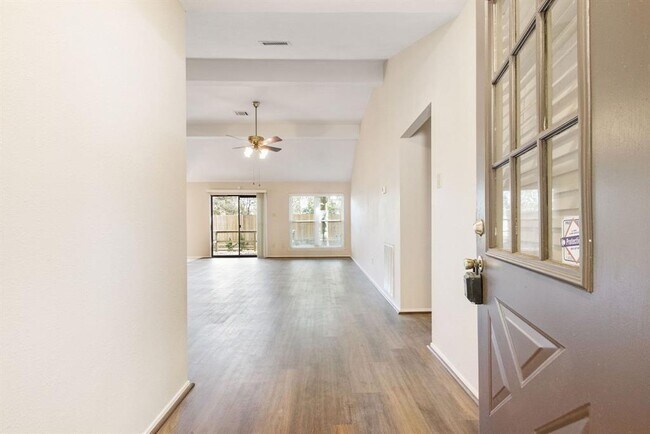 Foto del edificio - 108 N Deerfoot Cir
