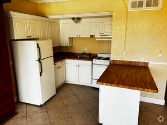 Building Photo - 311 W Ashley St