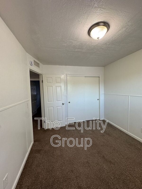 Foto del edificio - 810 S Court St