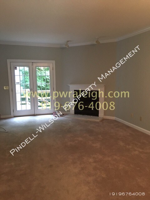 Foto del edificio - 6144 Loch Laural Ln