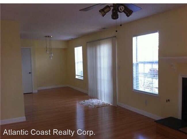 Building Photo - 2 br, 2.5 bath House - 4777 Shallowford Cir