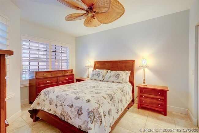 Building Photo - 5750 NE Island Cove Way