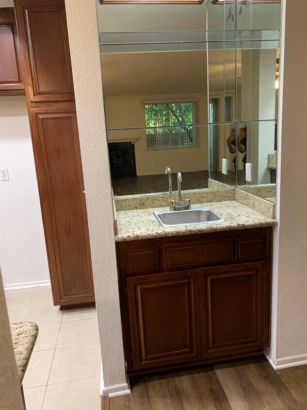 Foto principal - 15270 Sutton St