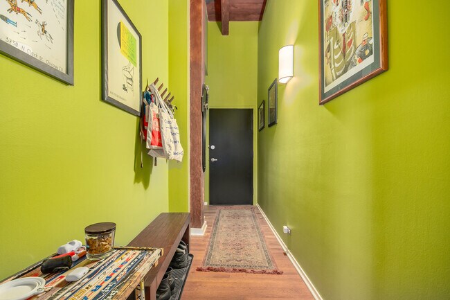 Foto del edificio - 525 N Ada St