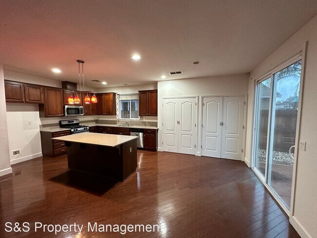 Building Photo - 5 br, 2.5 bath House - 1643 Princeton Road