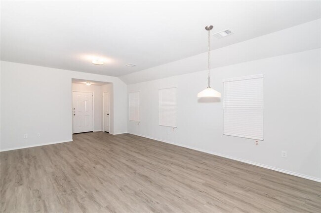 Building Photo - 2752 Madison Ct