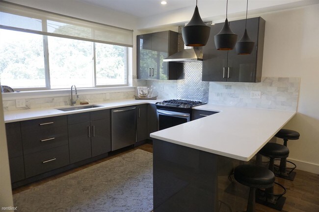 Foto del edificio - 4745 Sheldon St