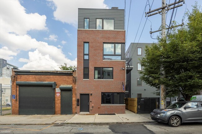 Building Photo - 5 br, 4 bath Duplex - 1519 N Sydenham St U...