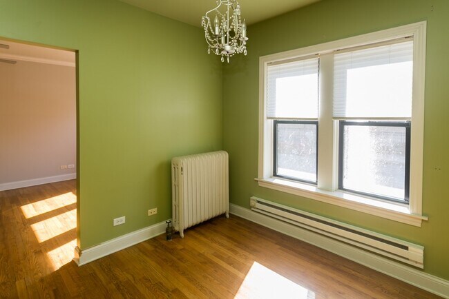 Foto del edificio - 736 W Addison St