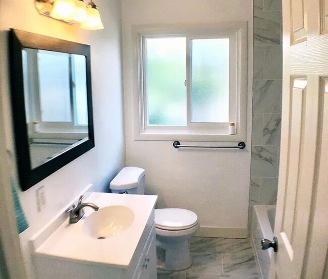 Building Photo - 771 Dixieanne Ave