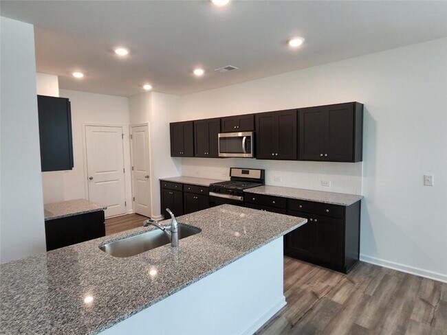 Foto del edificio - 6145 Langdon Way