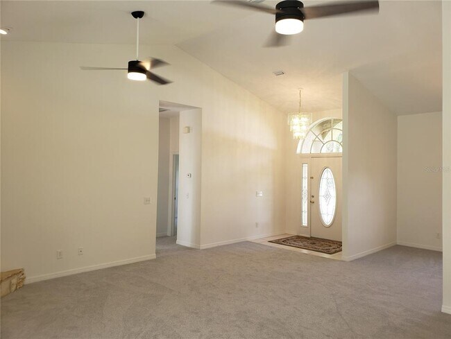 Foto del edificio - 327 N Taylor Rd